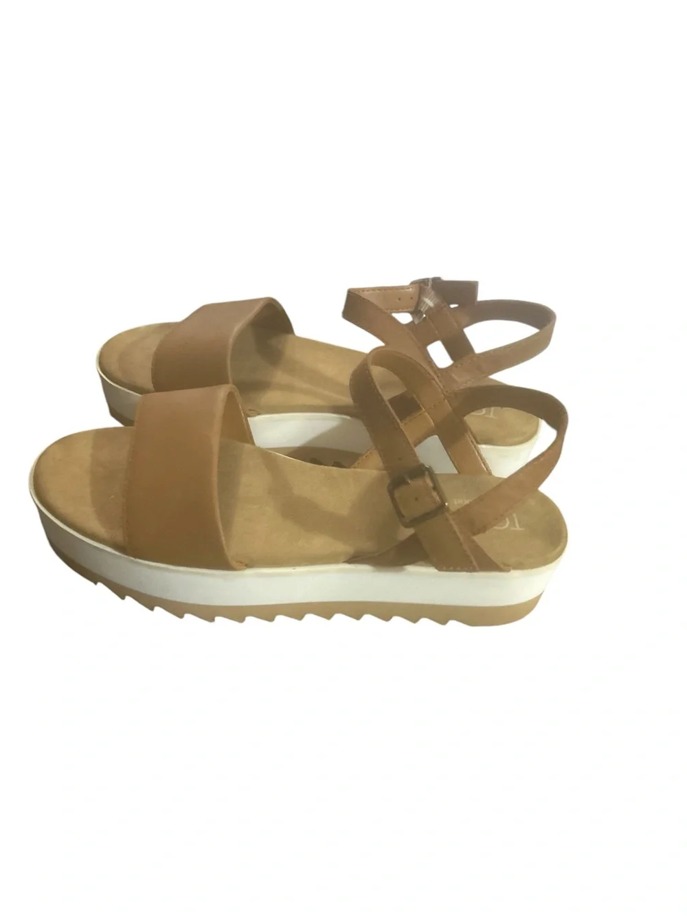 TOMS wedge Brynn sandals with tan leather upper and platform midsole size 8.